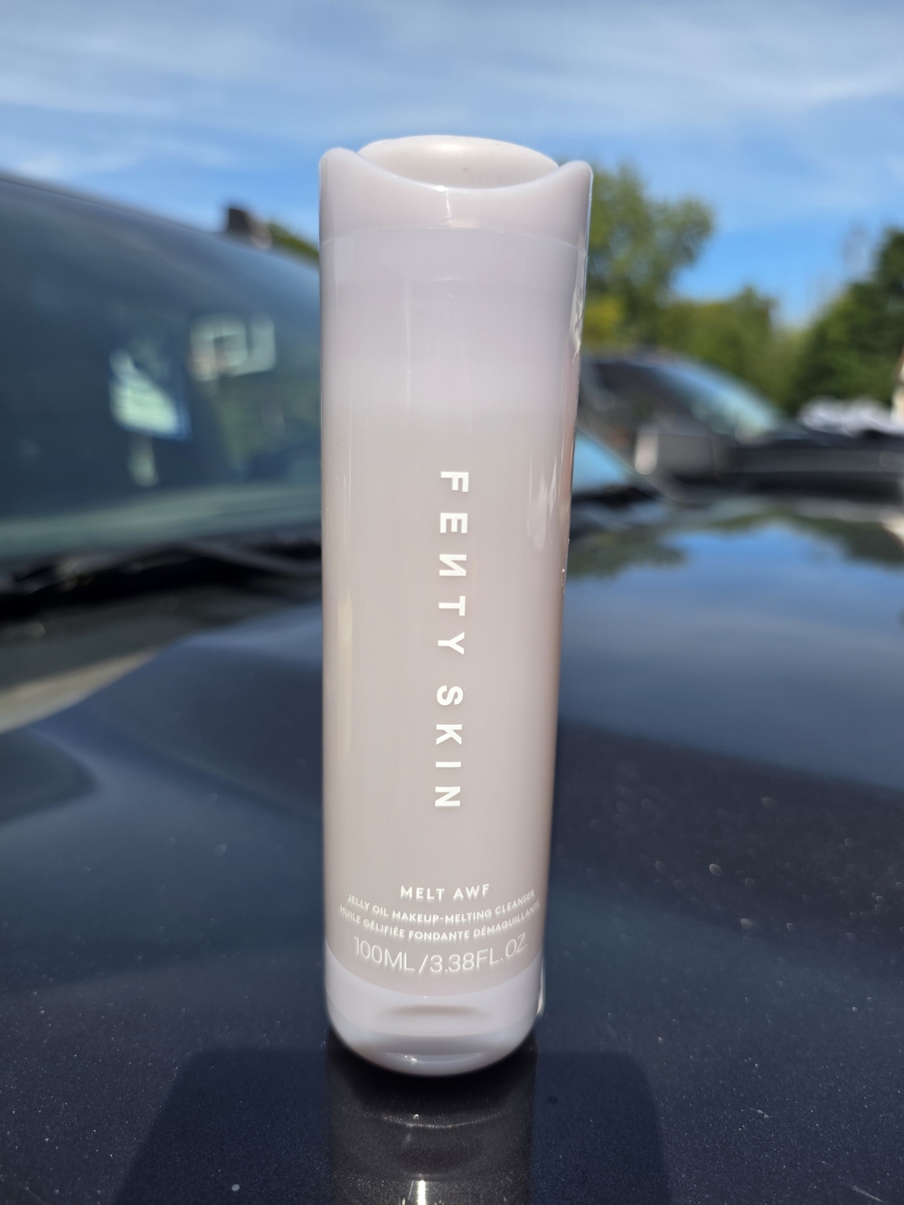 Fenty Skin Melt AWE Milky Oil Makeup-Melting Cleanser
